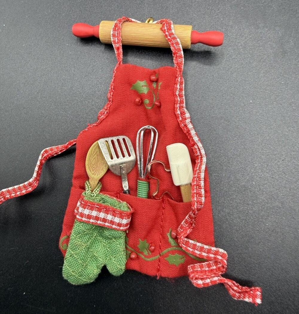 Vintage Hallmark Merry Kitchen Magic Apron Christmas Ornament No Box LO20